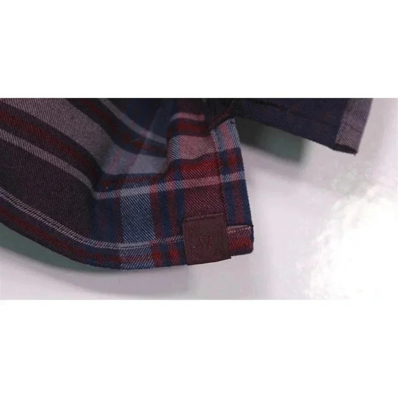Lululemon Navy Blue/Red Button-Up Casual Shirt~ Medium - Picture 7 of 7